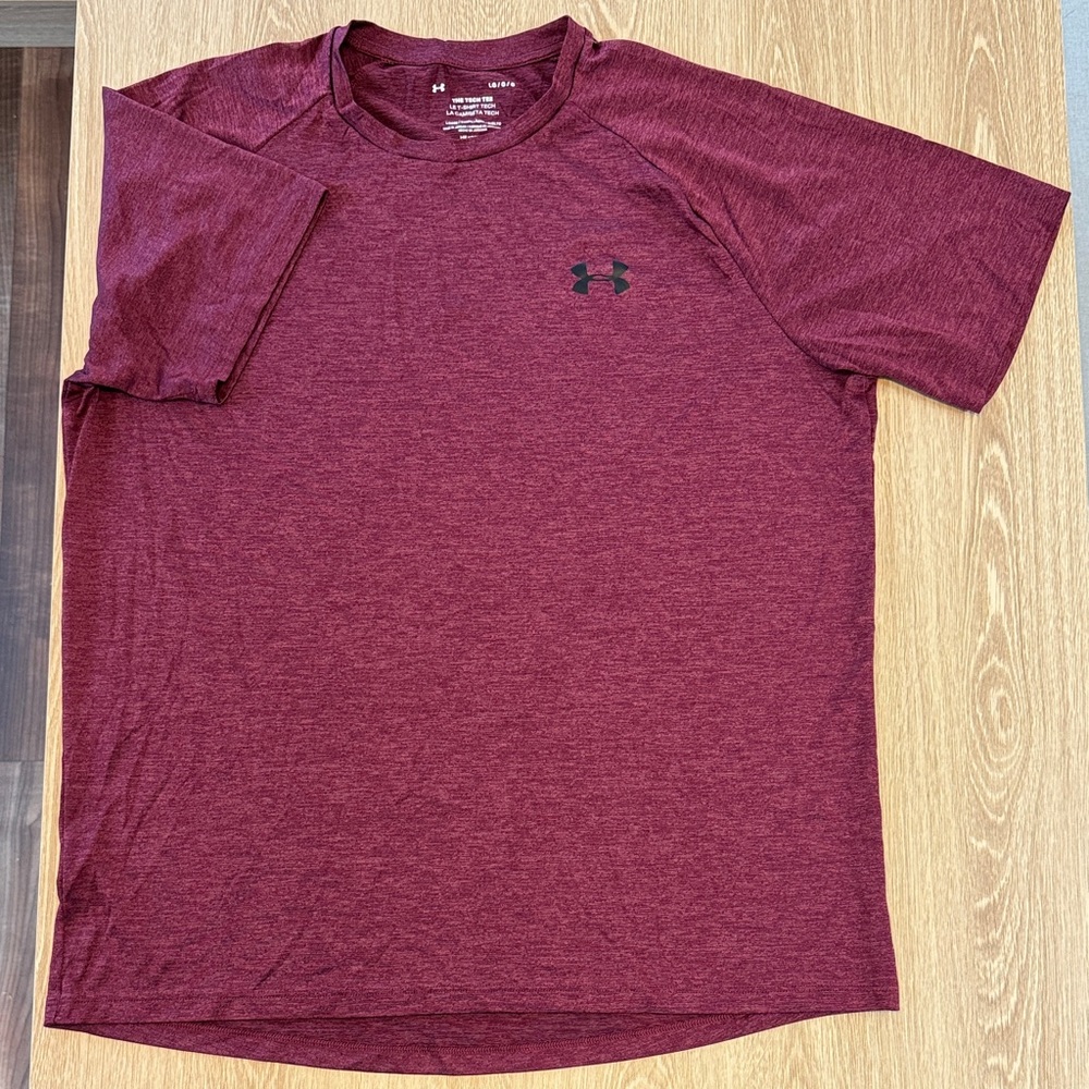 Under Armour Men's Burgundy Short Sleeve Tee